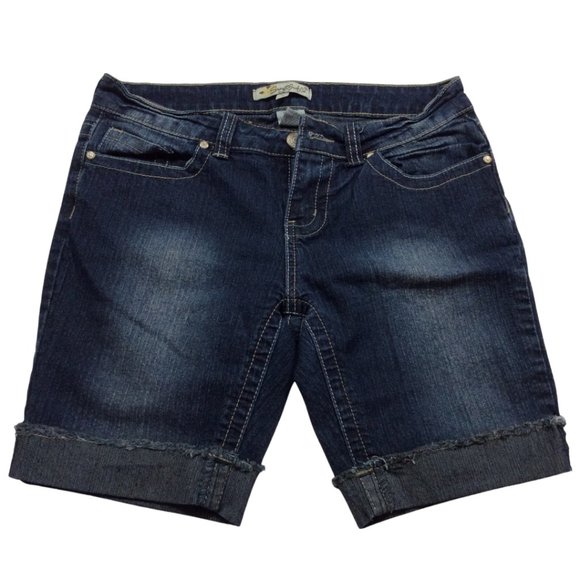 👗5/$25 - Medium Wash Jean Short w/ Frayed Hem - Picture 1 of 2
